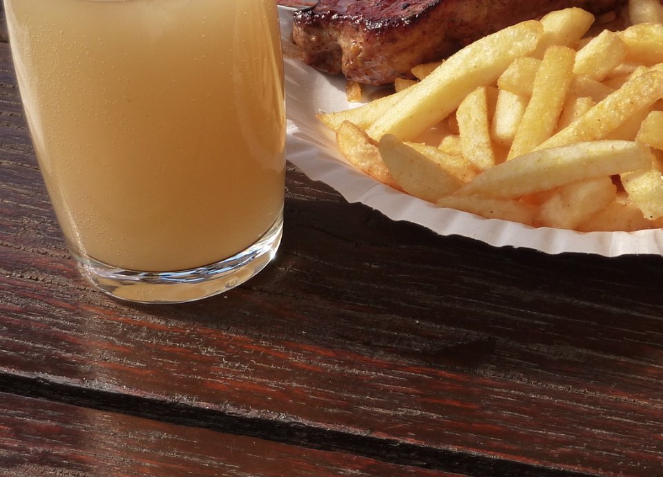 Federweisser, Steak und Pommes